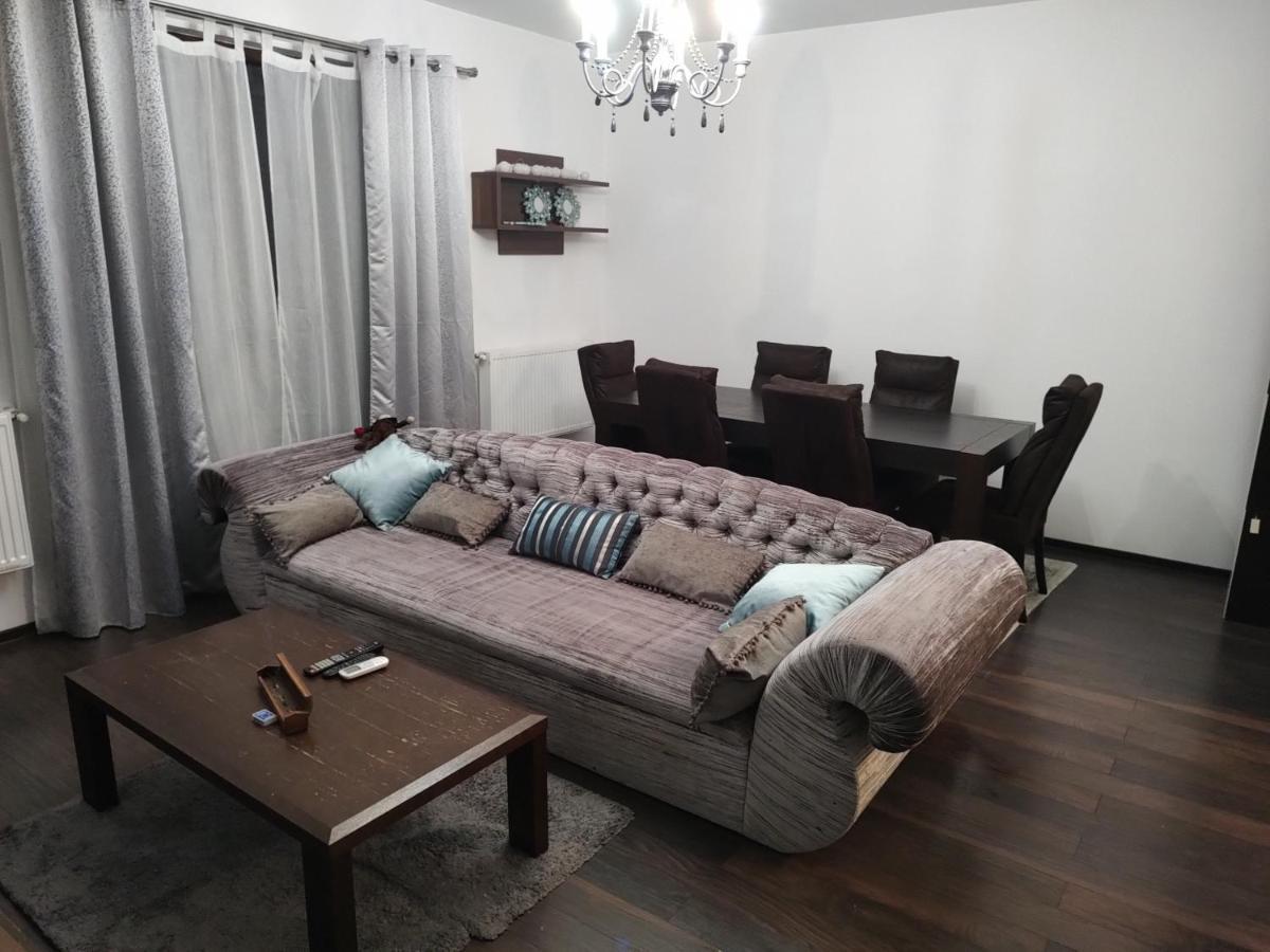 The Unique Apartment Roşu Exteriör bild