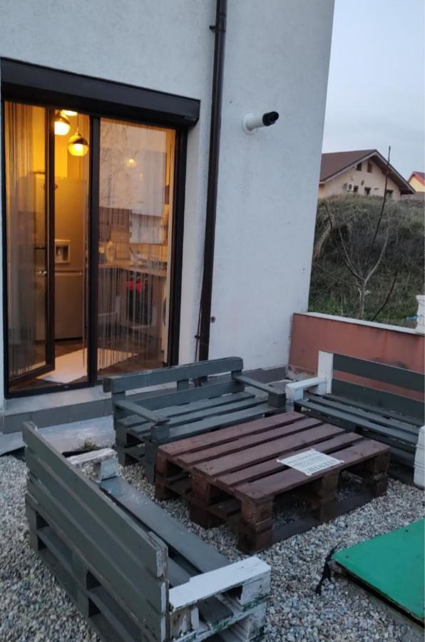 The Unique Apartment Roşu Exteriör bild