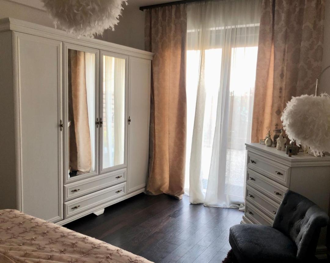 The Unique Apartment Roşu Exteriör bild